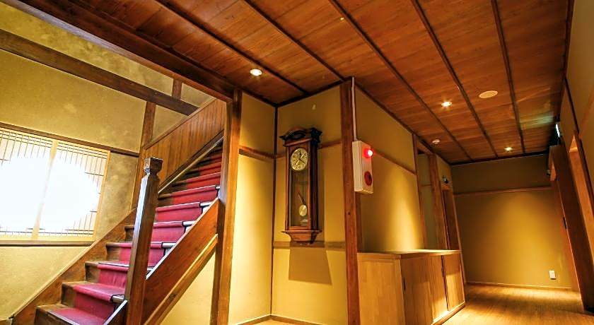 Sarusawaike Yoshidaya