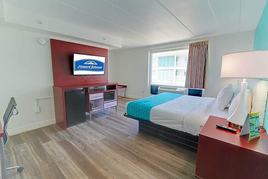 Howard Johnson by Wyndham Virginia Beach At The Beach