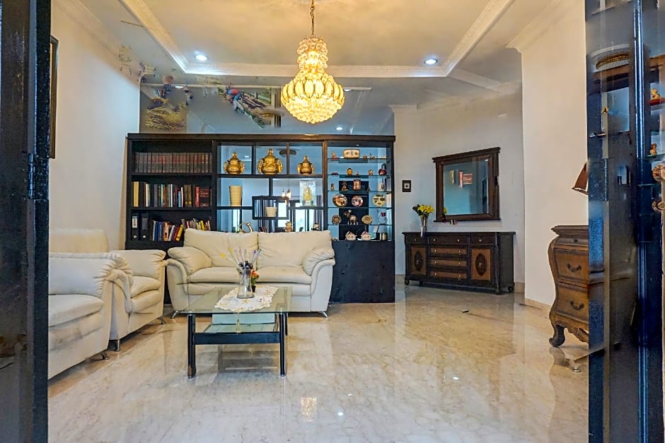 Collection O 92465 Sawangan Guest House Syariah