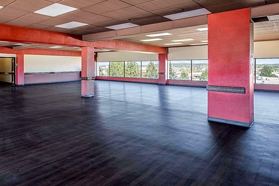 Ramada by Wyndham Downtown Spokane