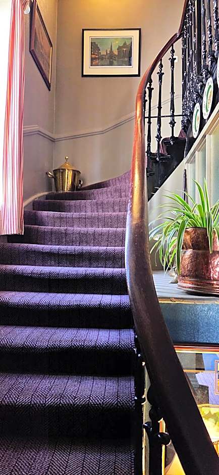 The Famous Star Hotel Moffat