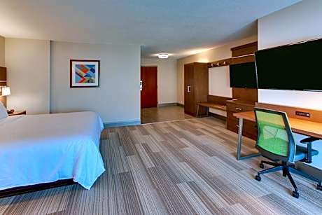 King Suite - Wheelchair Accessible