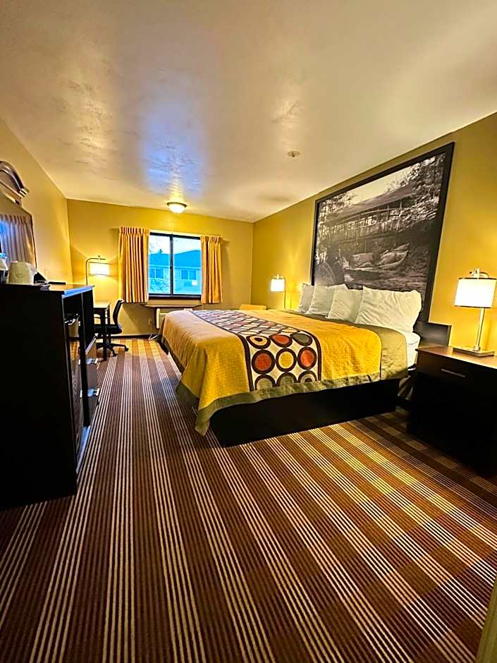 Super 8 by Wyndham Eau Claire WI
