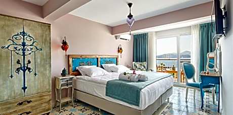 Deluxe Double Room with Balcony and Sea View