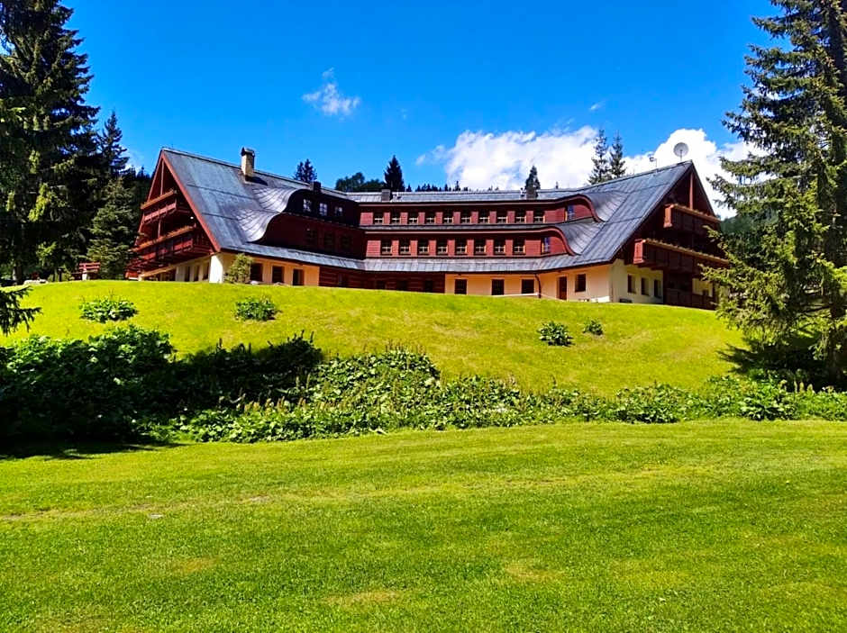 Aparthotel Pod Plání