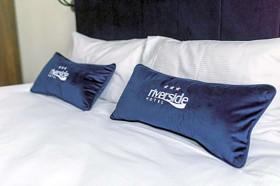 Riverside Hotel