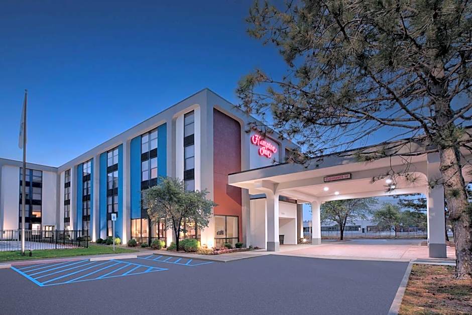 Hampton Inn By Hilton Detroit/Madison Heights/South Troy