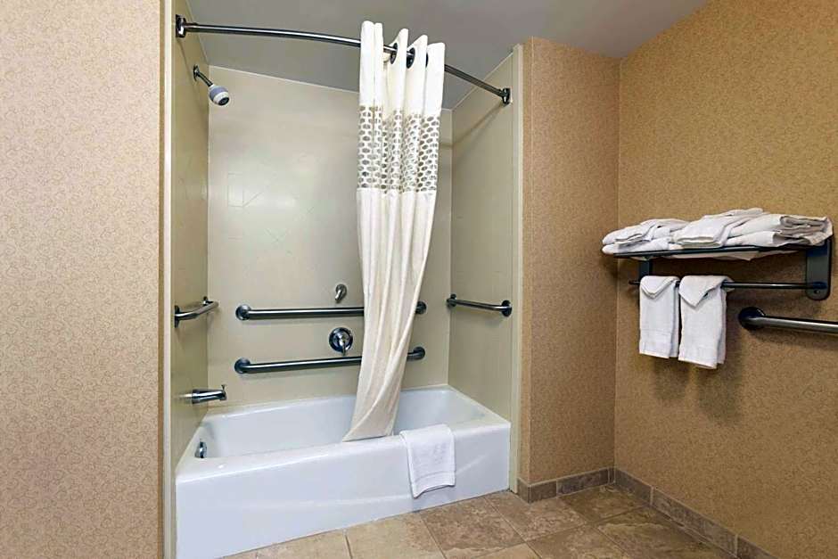 Hampton Inn By Hilton & Suites Greenfield