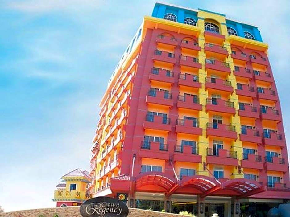 Crown Regency Suites Mactan