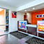 Motel 6-Bakersfield, CA - Airport