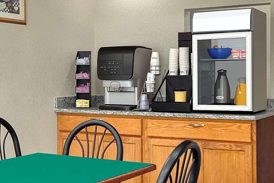 Days Inn by Wyndham Blythewood North Columbia