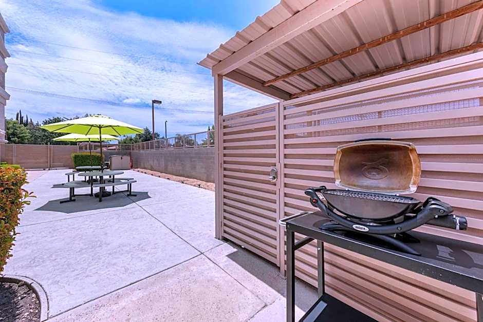 Comfort Suites Tulare