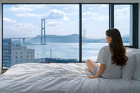 Gwangyang Harbor Bridge Hotel