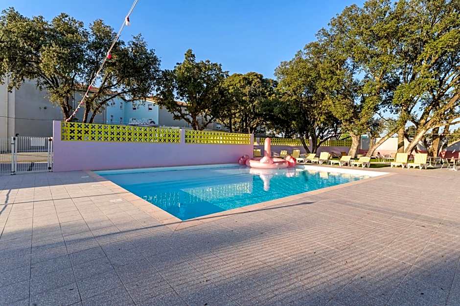 ibis Styles Pont du Gard Route d'Avignon