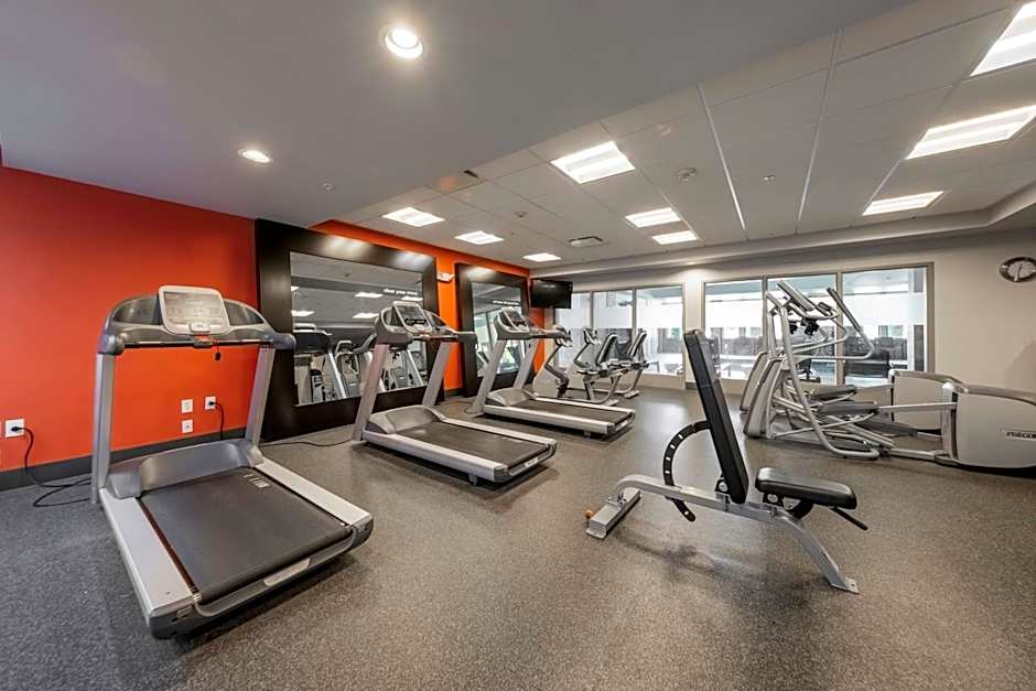Hampton Inn & Suites DuPont