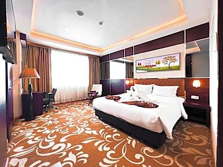 Grand Executive Room