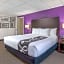 La Quinta Inn & Suites by Wyndham Clifton