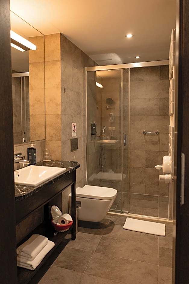 Red Baron Hotel & Restaurant