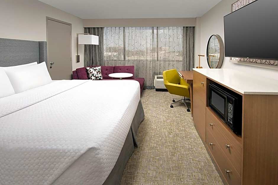 Photo 1 of 2 of Standard 1 King Bed, Mobility Accessible, Roll in Shower