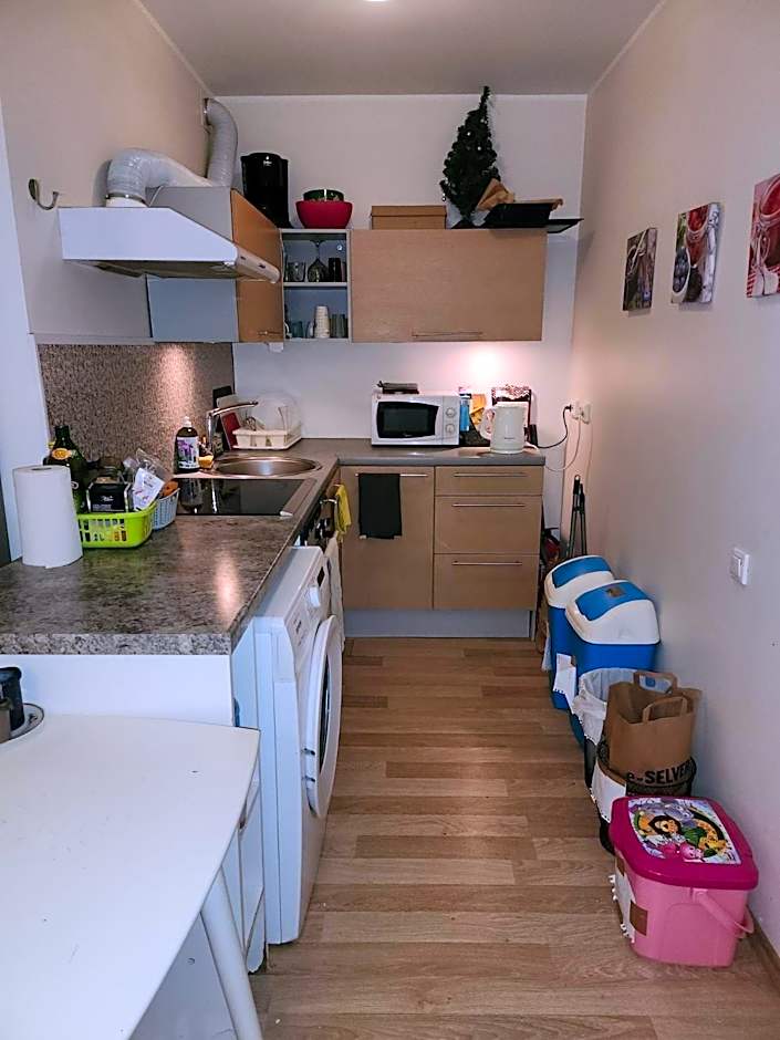 Bright & Peaceful Room Near Old Town