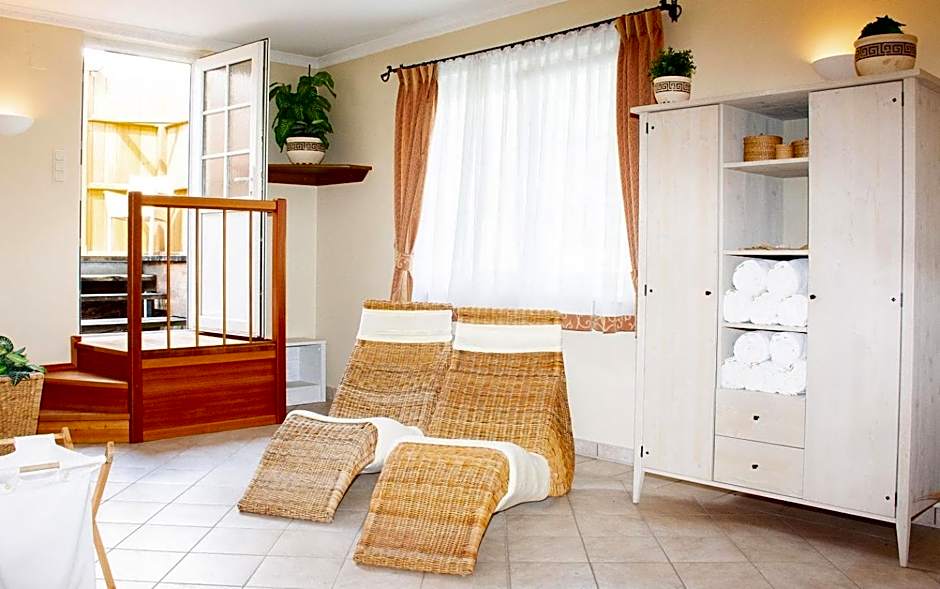 BIRKENHOF GOLS - B & B - Wohlfühl Hotel mit Wochenend-Restaurant