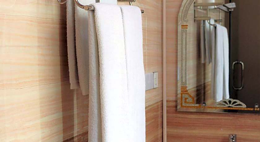 YAMA HOTEL & ROOFTOP BAR