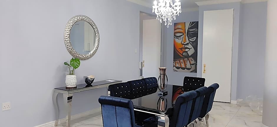 4 on Pritchard Luxury Suites