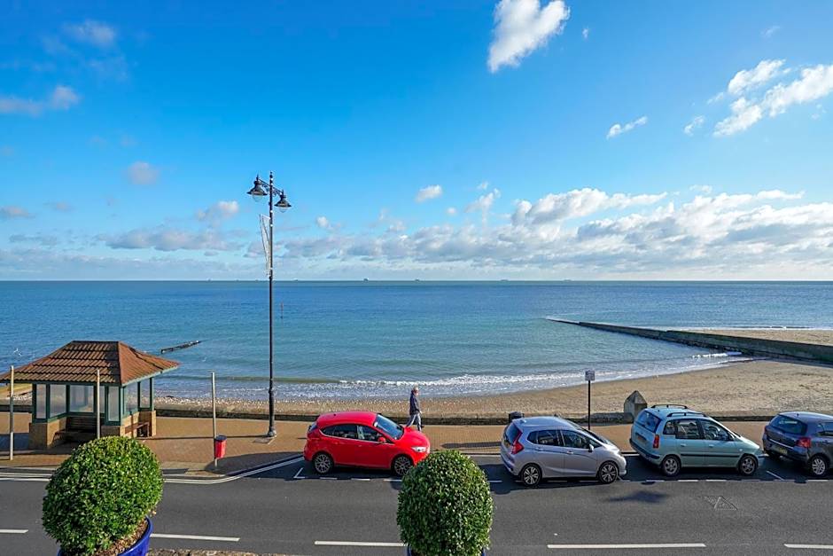 OYO Shanklin Beach Hotel