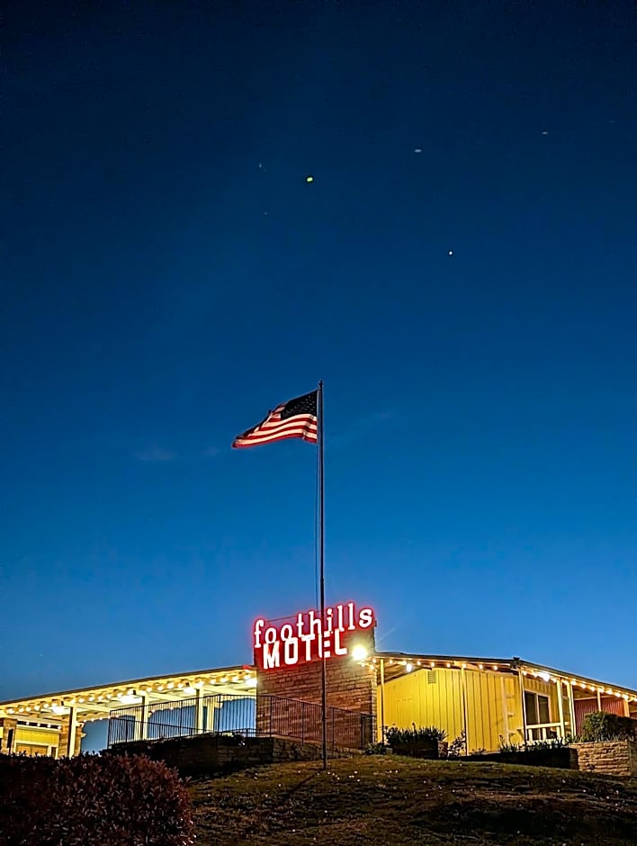 Foothills Motel