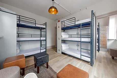 Bed in 12-Bed Mixed Dormitory Room with Shared Bathroom