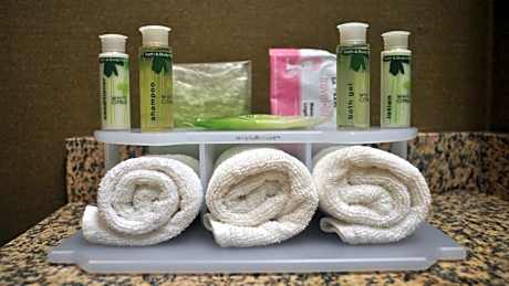 Queen Suite with Two Queen Beds -Disability Access Tub/Non-Smoking