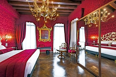 Junior Suite with Canal View