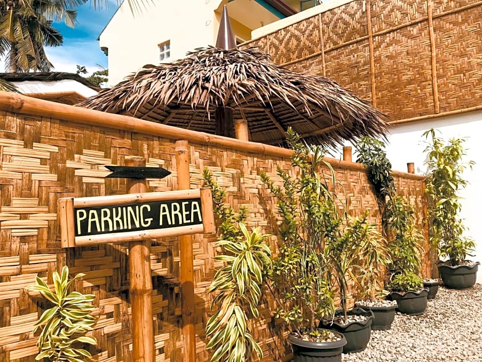 Everyday Sunday Hotel & Cafe