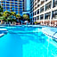 Oceanfront Views, Recently Renovated Kitchen,Pools