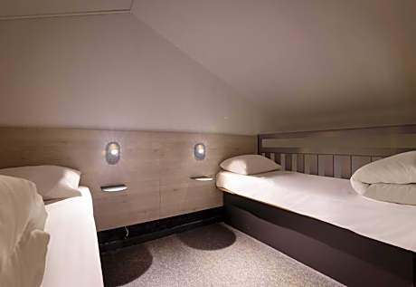 Classic Quadruple Room