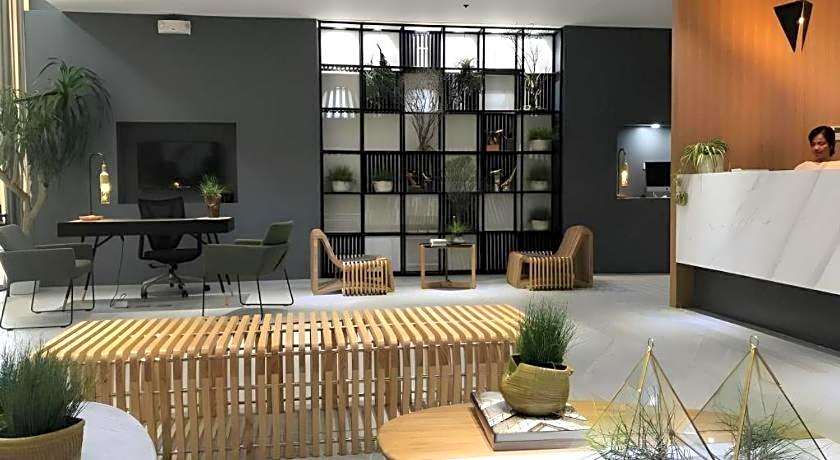 Avior Hotel