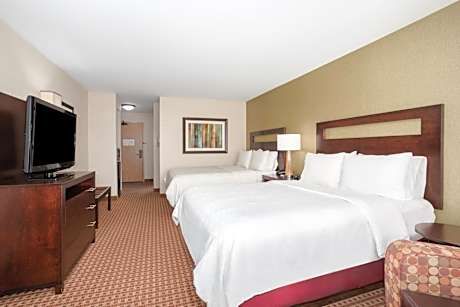 Standard Room with Two Queen Beds