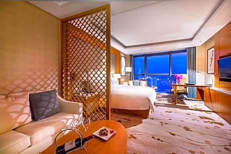 Deluxe Queen Room with River View