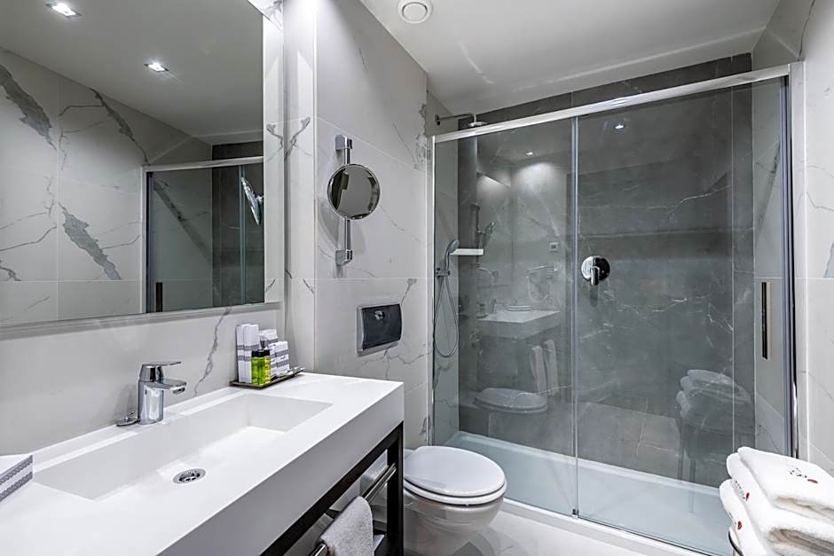 Intur Palacio San Martin