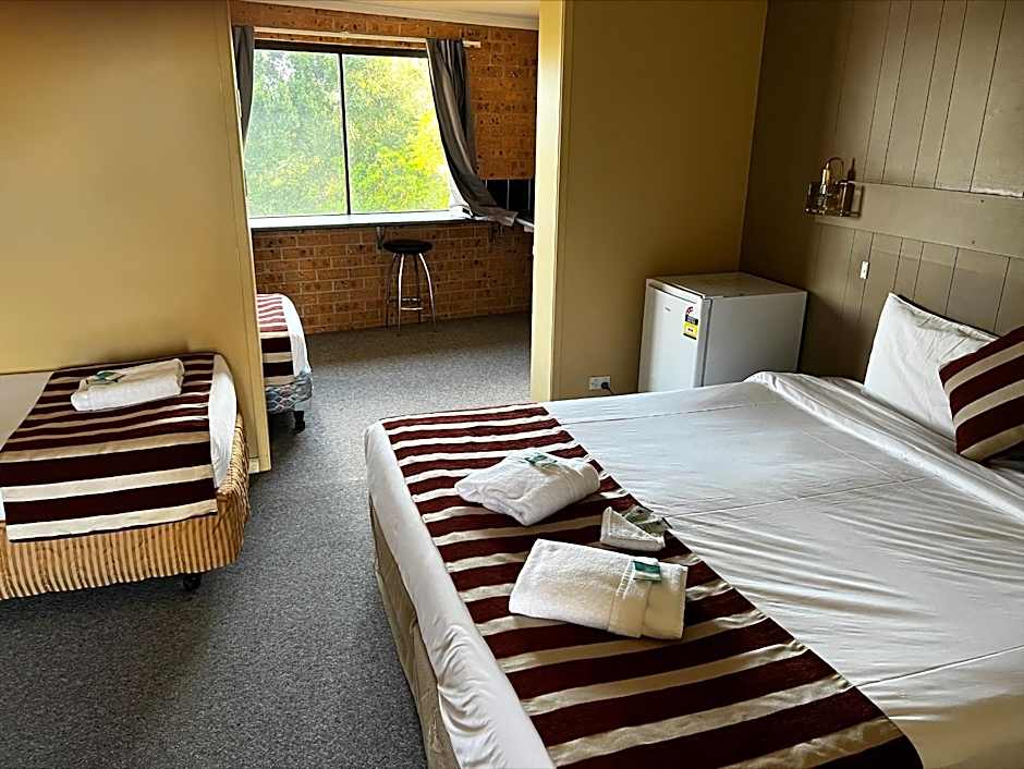 Riverview Motor Inn