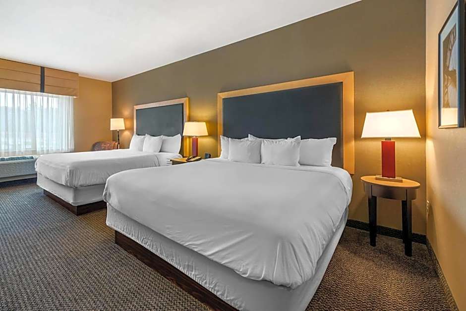 Cambria Hotel Akron - Canton Airport