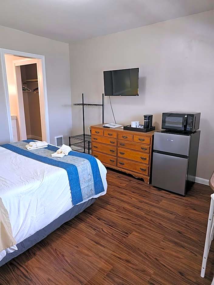 Lake Shore Farm Inn
