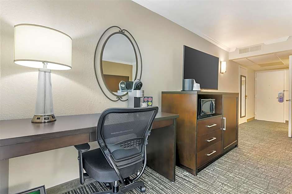 Best Western Plus Garden Court Inn