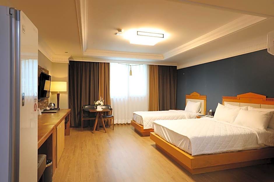 Empire Tourist Hotel