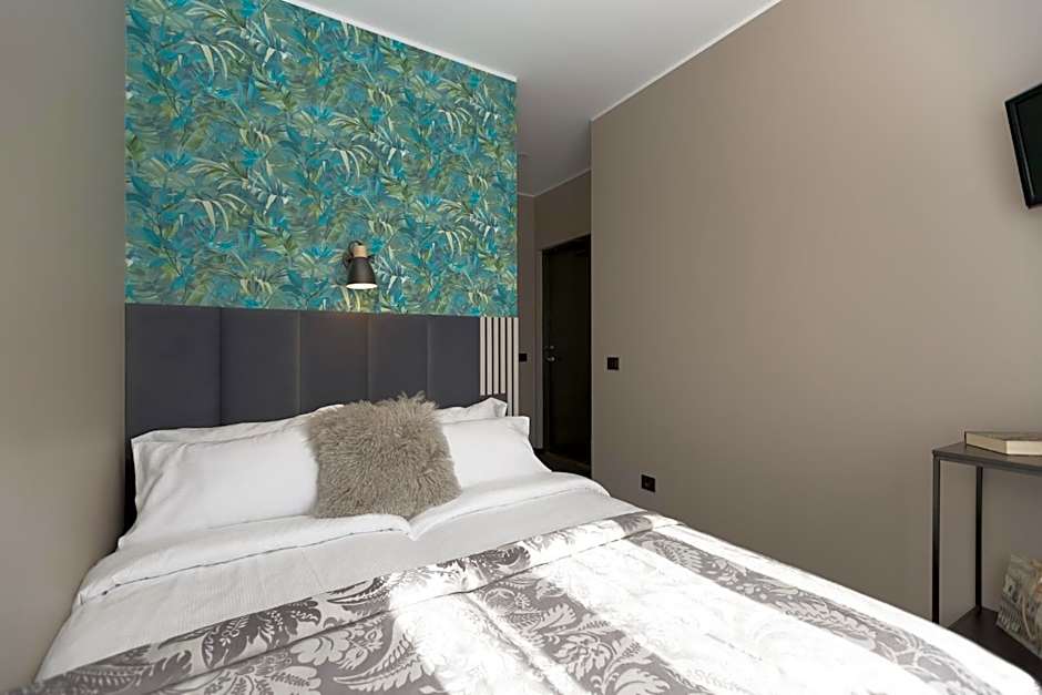 Happy Inn Rooms & Suites