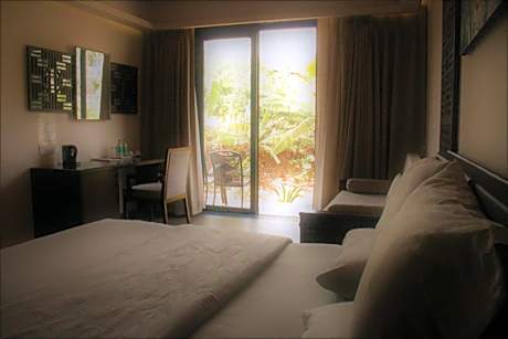 Premium Luxury Room Pool View