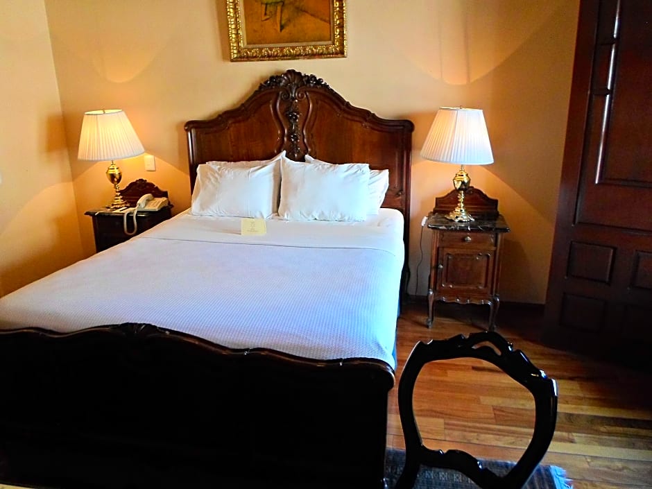 Hotel Virrey De Mendoza