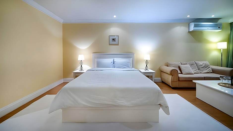 Yangyang Golden Bay Pension