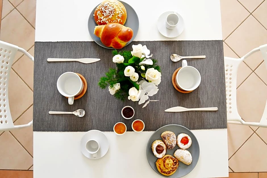 MR Living Bed & Breakfast