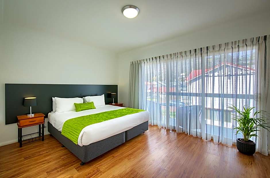 Pelicans Albany Middleton Beach